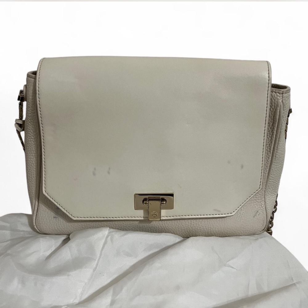 Tory Burch Off White Pebbled Leather Turnlock Crossbody Bag